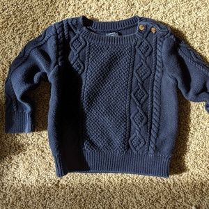 Gap sweater